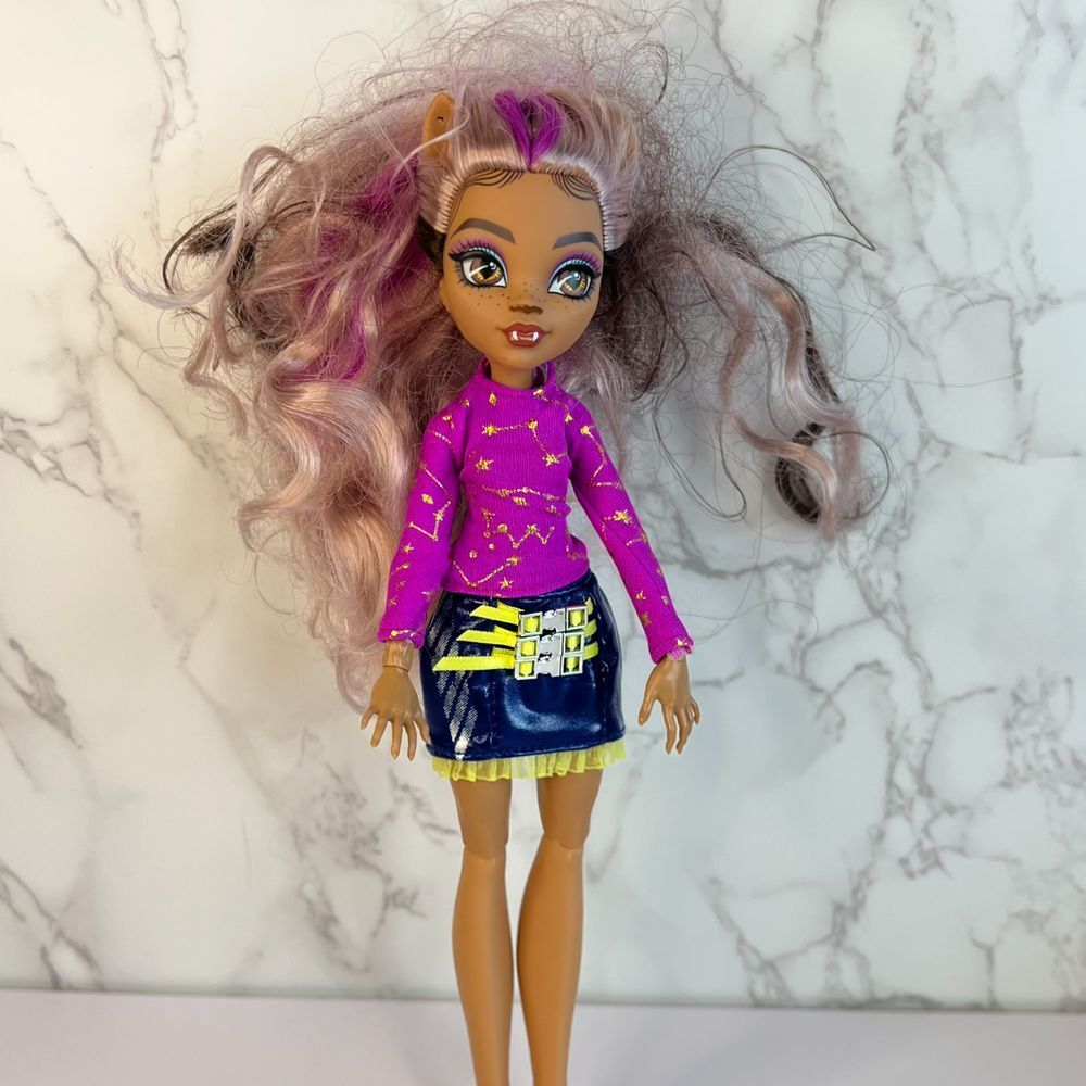 Monster High Clawdeen Wolf Fashion Doll Pink Shirt Blue Skirt Missing Headband